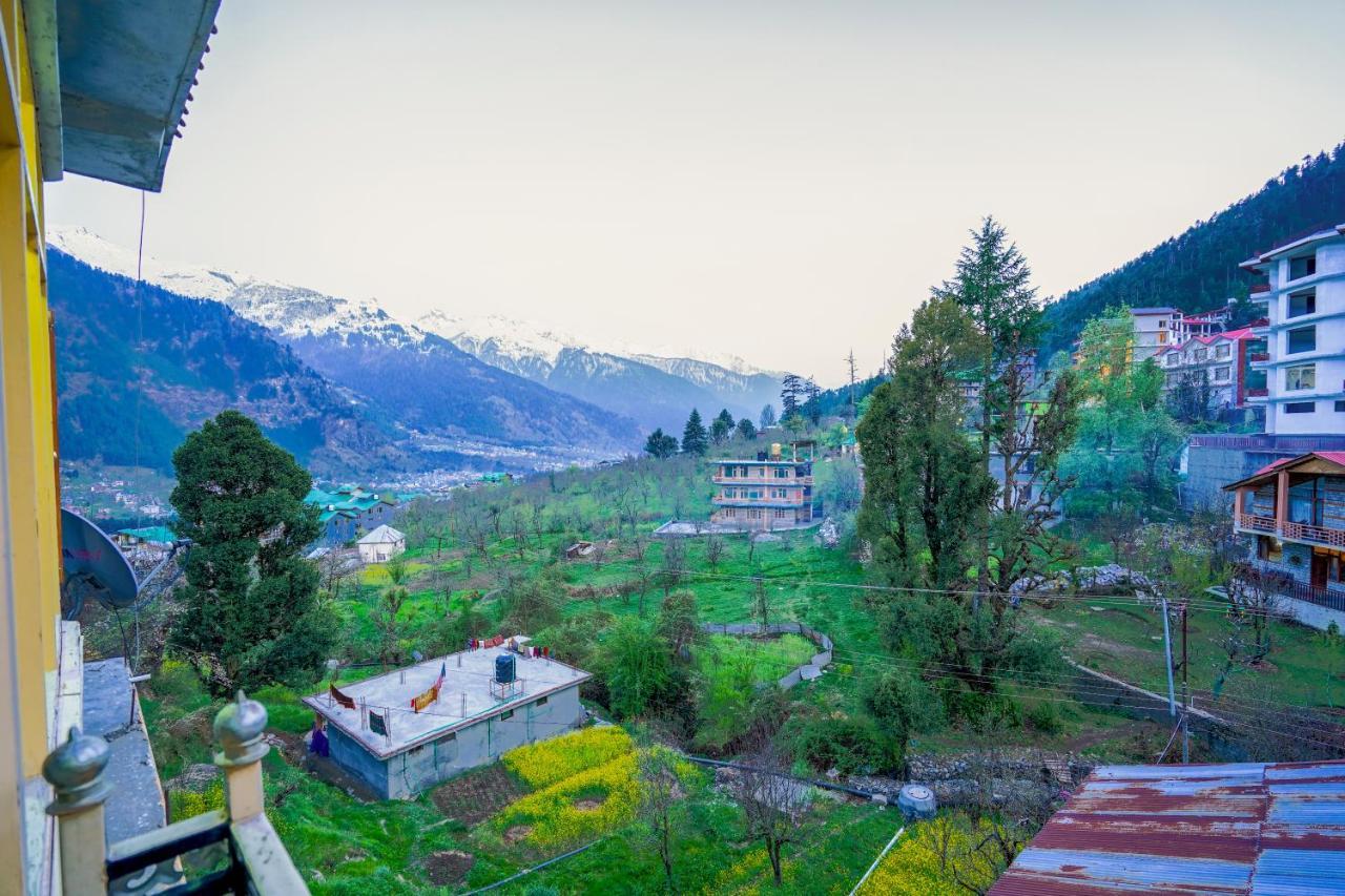Woods Villa- A Luxury Mountains View Cottages Manāli Exterior foto