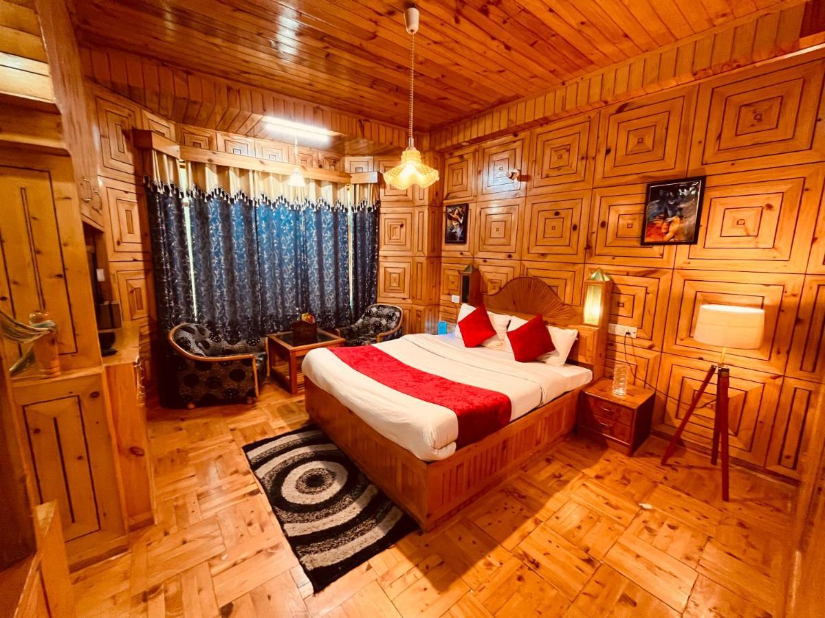 Woods Villa- A Luxury Mountains View Cottages Manāli Exterior foto