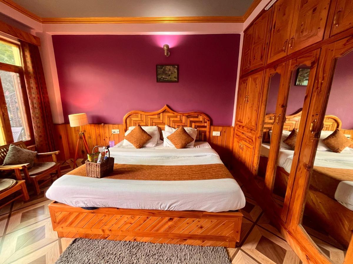 Woods Villa- A Luxury Mountains View Cottages Manāli Exterior foto