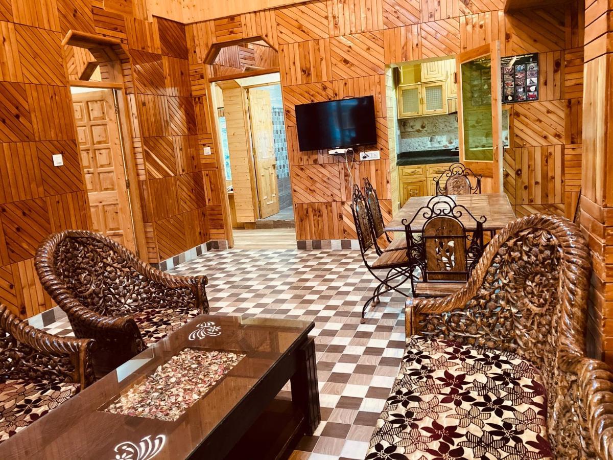 Woods Villa- A Luxury Mountains View Cottages Manāli Exterior foto