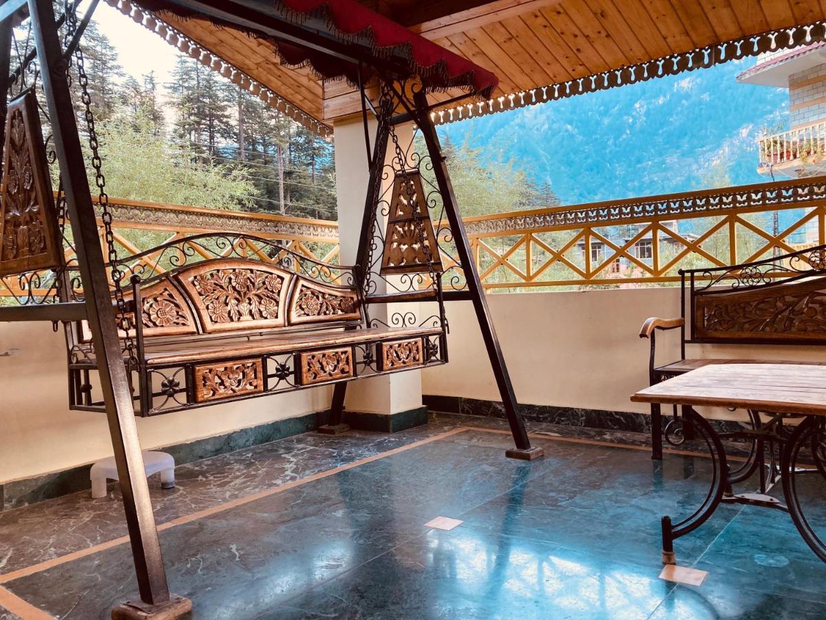 Woods Villa- A Luxury Mountains View Cottages Manāli Exterior foto
